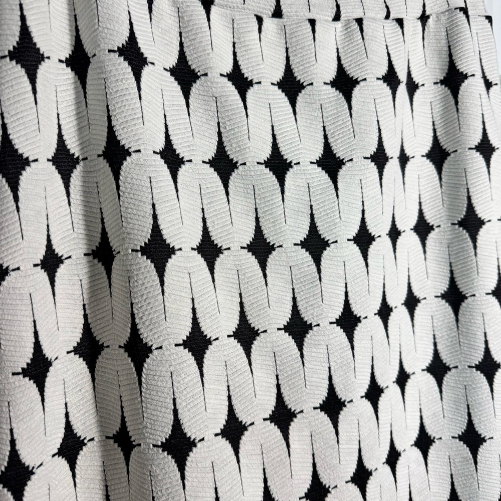 NWT Renee C Black and White Pencil Skirt Size Small Geometric Stretch Fall - Picture 2 of 7